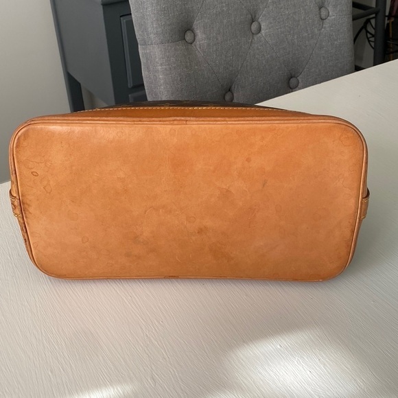 Louis Vuitton Alma Monogram with Gold Chain - Picture 13 of 16